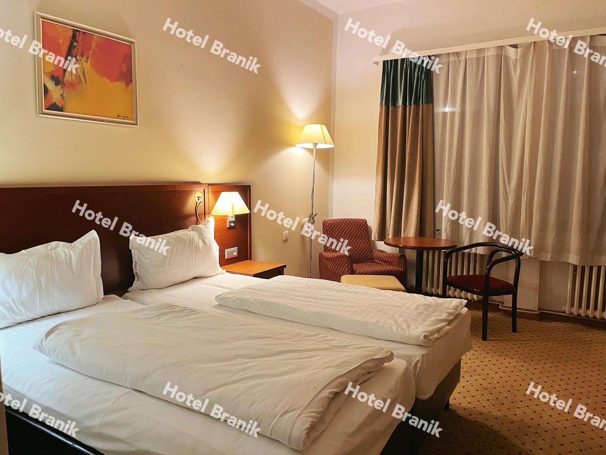 Hotel Branik Praha Bagian luar foto