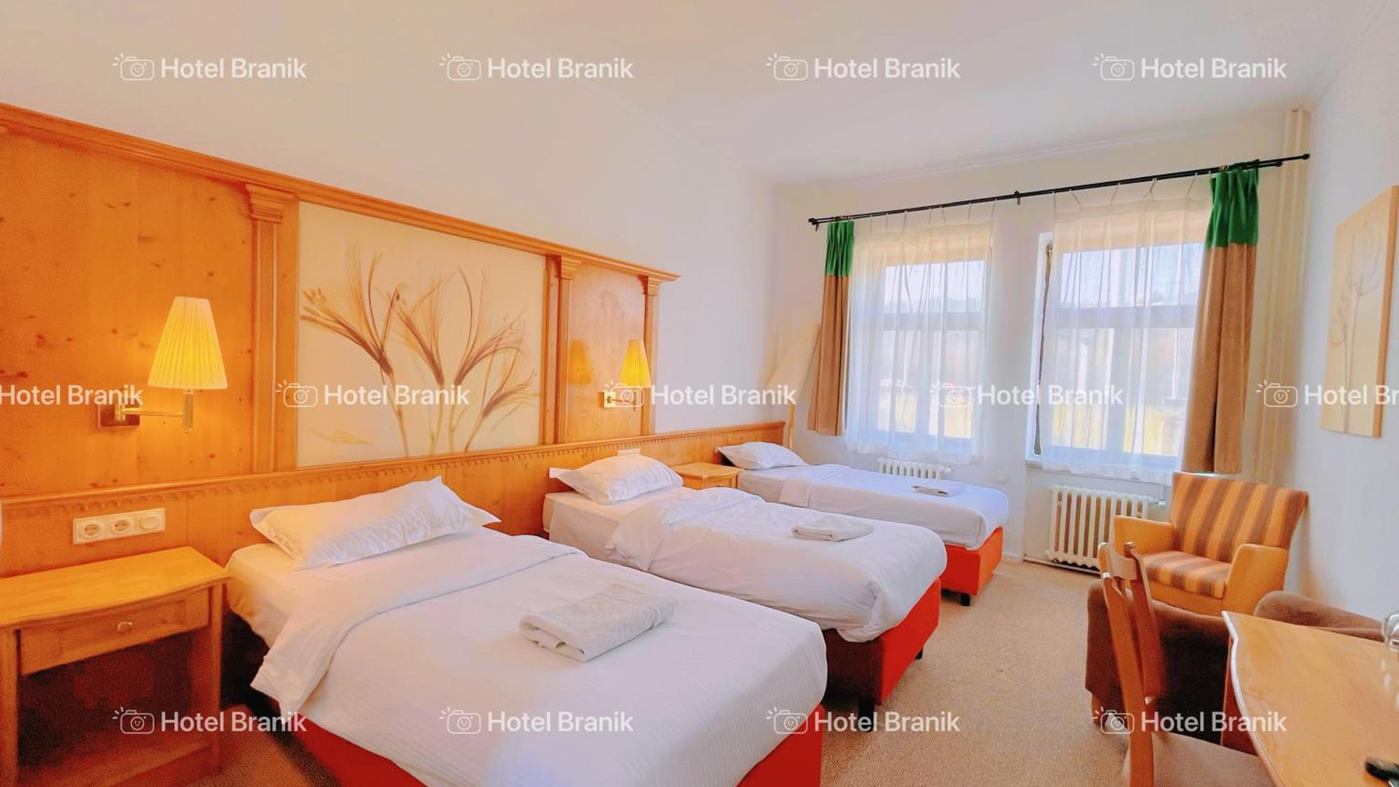 Hotel Branik Praha Bagian luar foto