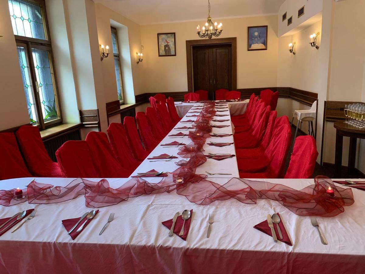 Hotel Branik Praha Bagian luar foto